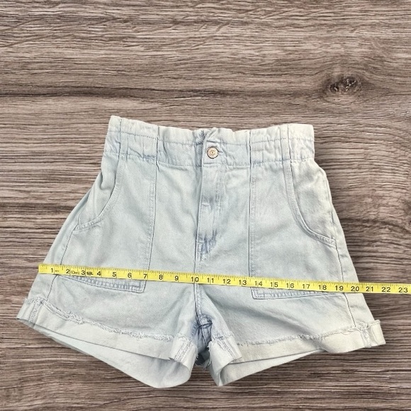 Zara PAPERBAG Waist Jean Shorts Sz: 04 - Picture 4 of 9